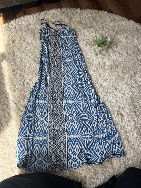Massimo Blue and White Patterned Maxi Dress with Black Center Panel - Picture 2 of 5